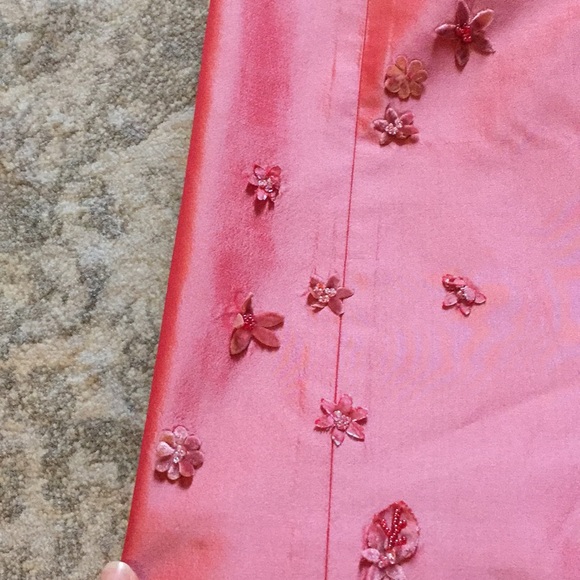 Kay Unger sleeveless beaded and floral dress - Picture 3 of 7